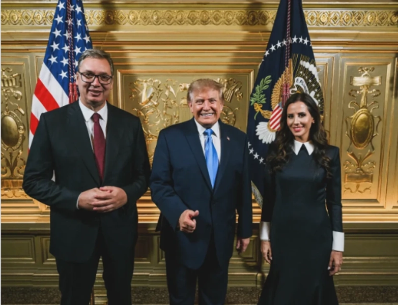 (ФОТО) На сликама Вучић, Курти и Рама, а Трамп увек исти: Јавност збуњена