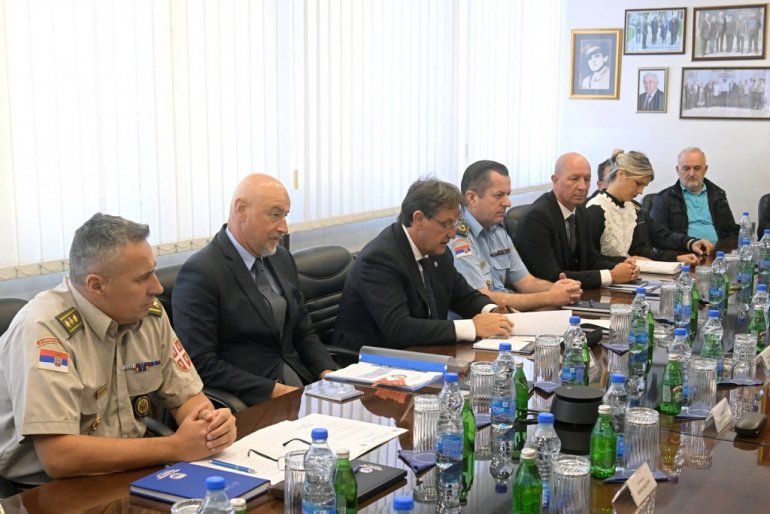 Ministar gašić obišao preduzeće „milan blagojević - namenska“