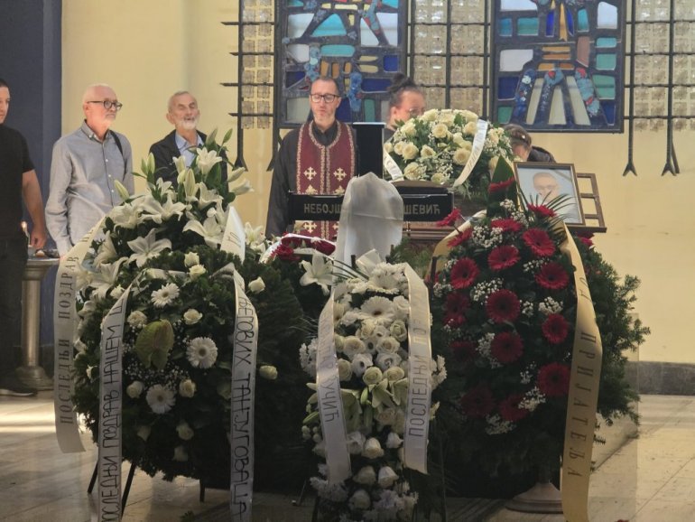 Sahranjen novinar nebojša radošević na novom groblju u beogradu